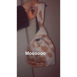 Yaito tan cow bag